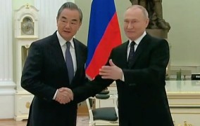 黑料不打烊最新2023地址蜜臂Av一二三区免费看视频下载官方版